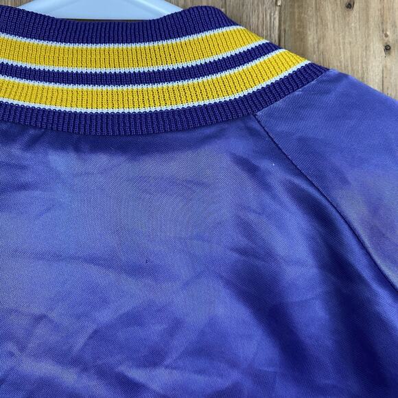 Vintage Chalk Line Minnesota Vikings Satin Bomber Jacket NFL Purple Large - Picture 10 of 13